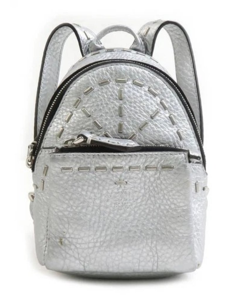 Auth Fendi Charm Pouch Silver Leather/Metal - E61038a